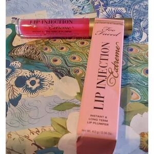 BNIB~Too Faced Lip Injection Extreme Instant Lip Plumper in Bubble Gum Yum